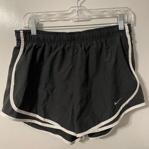 Nike Women's Dry Tempo Shorts - Large